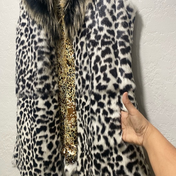 Bugatteli Medium Leopard Print Vest for woman . - Picture 8 of 8